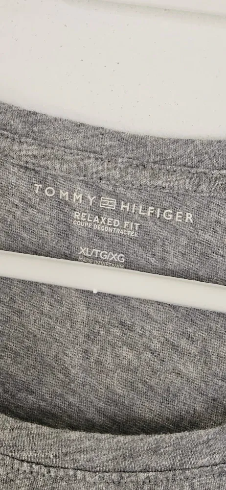 Tommy crop top image indicator(3)