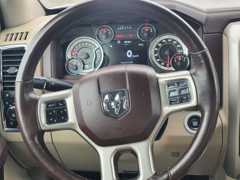 2017 Ram 1500 4X4 Laramie image indicator(3)