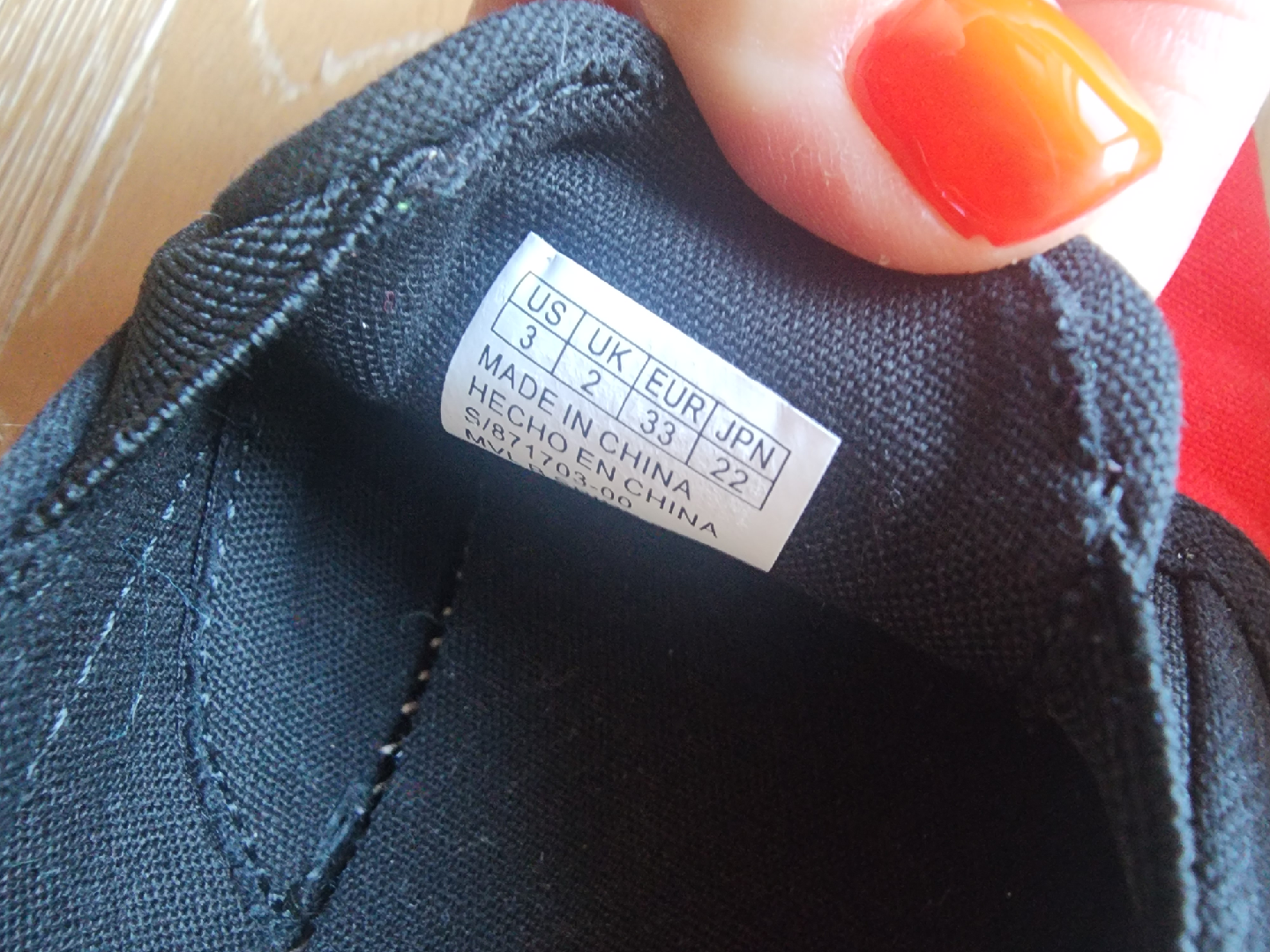 Gap Kids Marvel Spider-Man Shoes - big kids Size 3 🥕 - photo 3