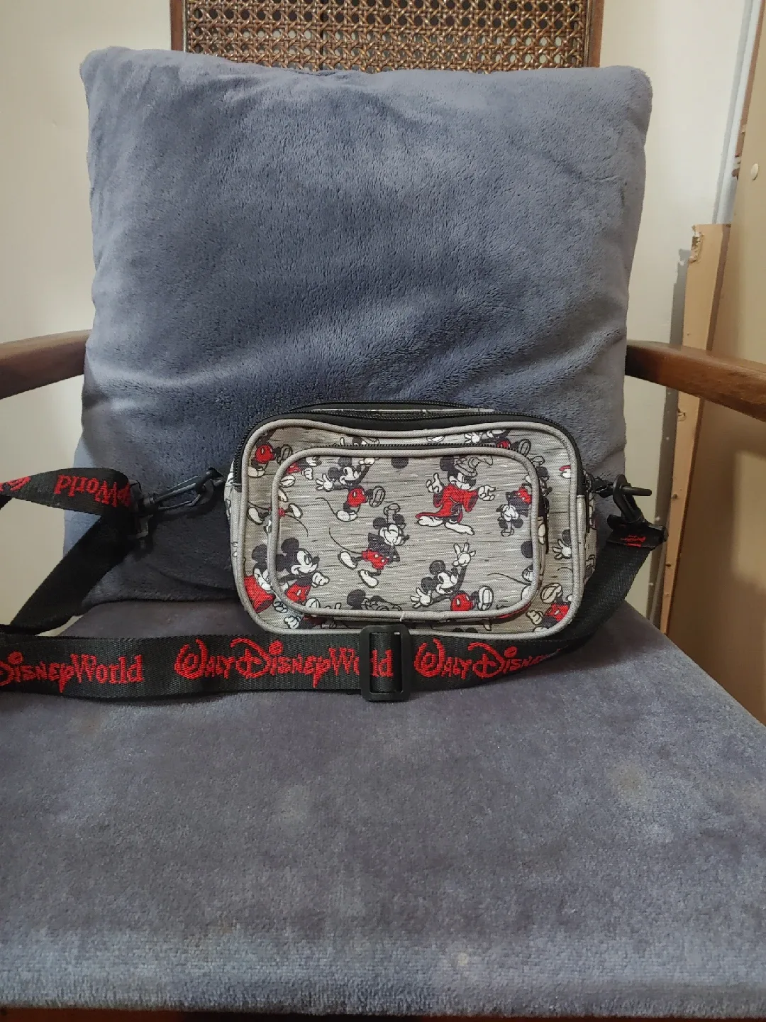 Disney Mickey Mouse Crossbody Bag image indicator(3)