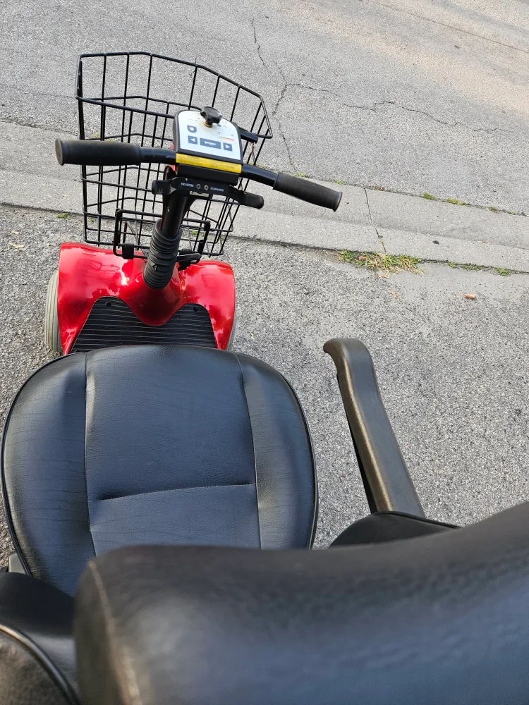 fortress 2000 Red Electric Mobility Scooter image indicator(5)