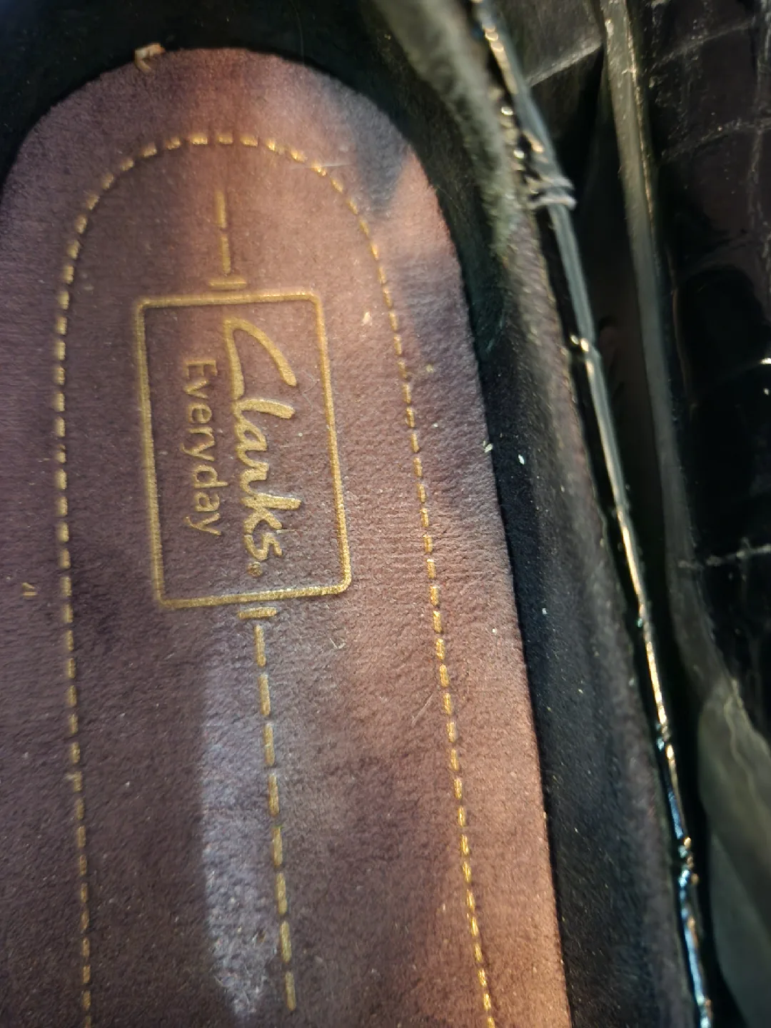 Clarks Everyday Black Leather Loafers - Size 9M image indicator(2)