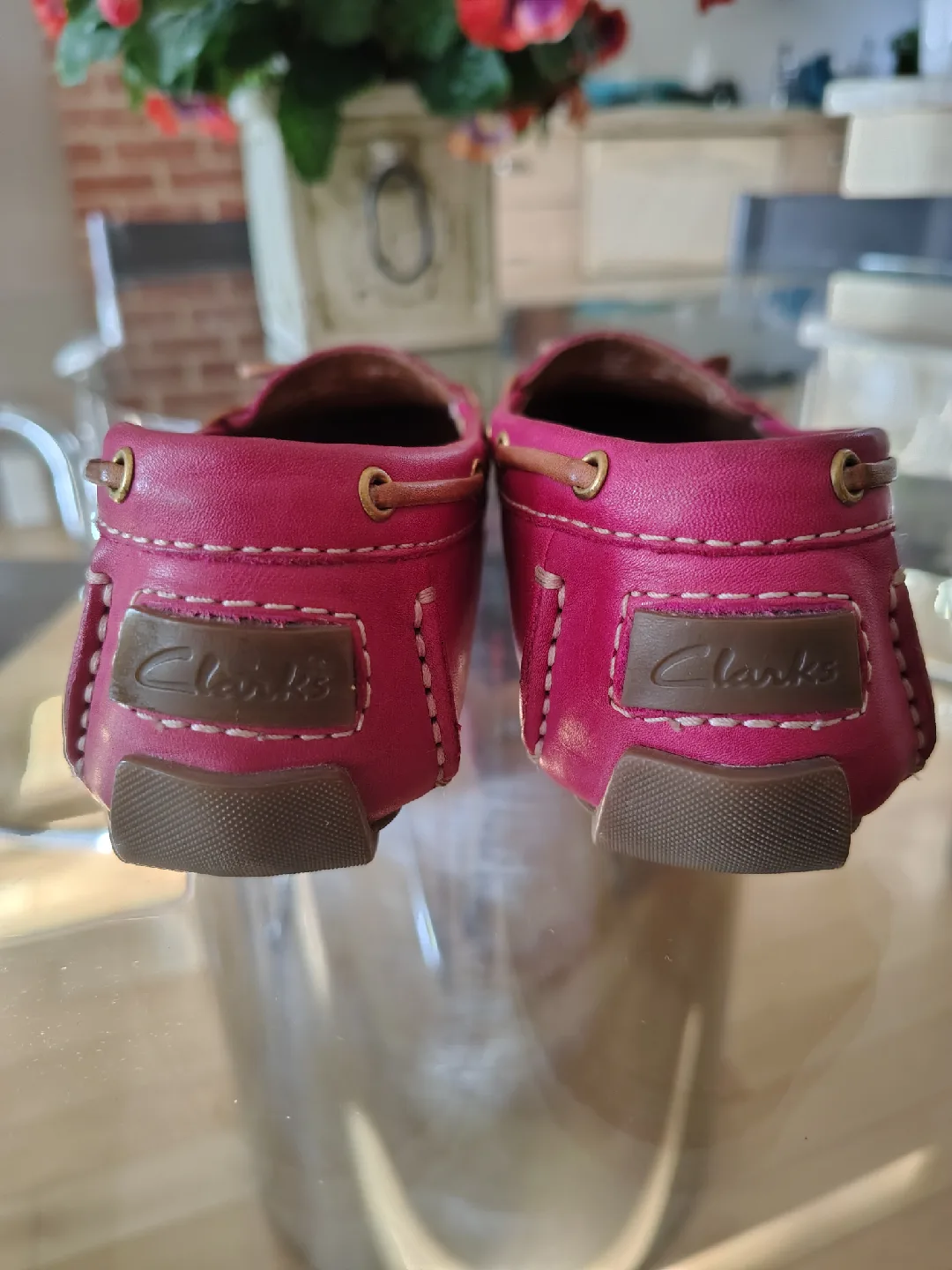 Clarks Artisan Pink Leather Loafers  Size 6.5 image indicator(3)