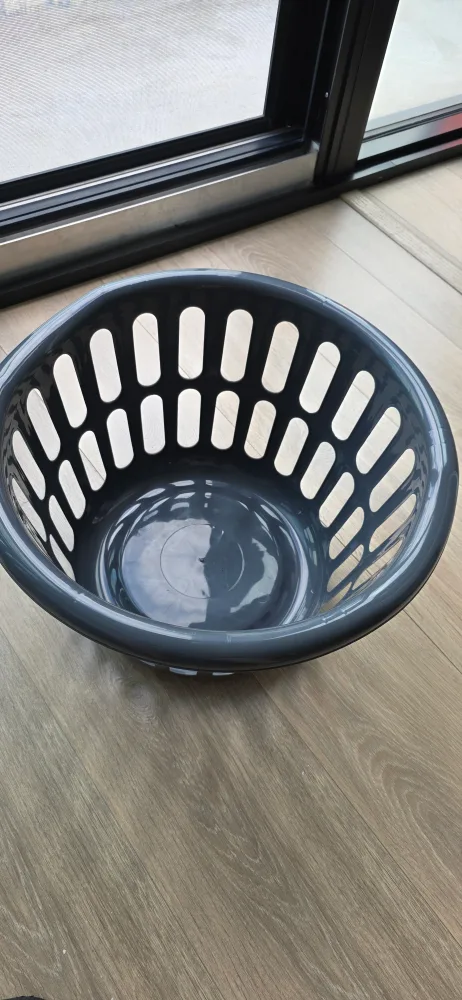 Grey Plastic Laundry Basket image indicator(2)