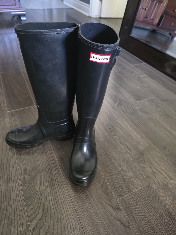 Hunter Rain Boots & UGG Boots - photo 5
