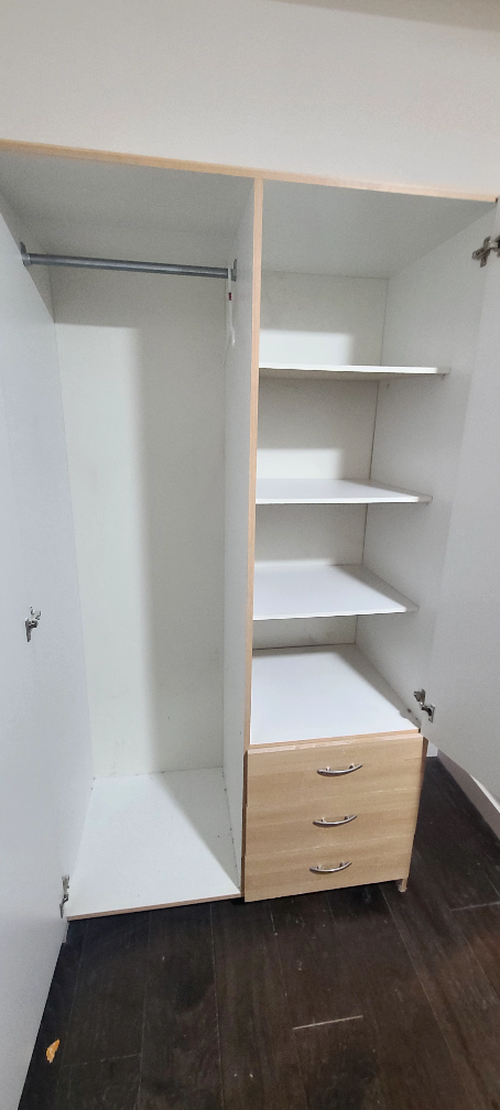 FREE !! Wardrobe with shelves and drawers - photo 2