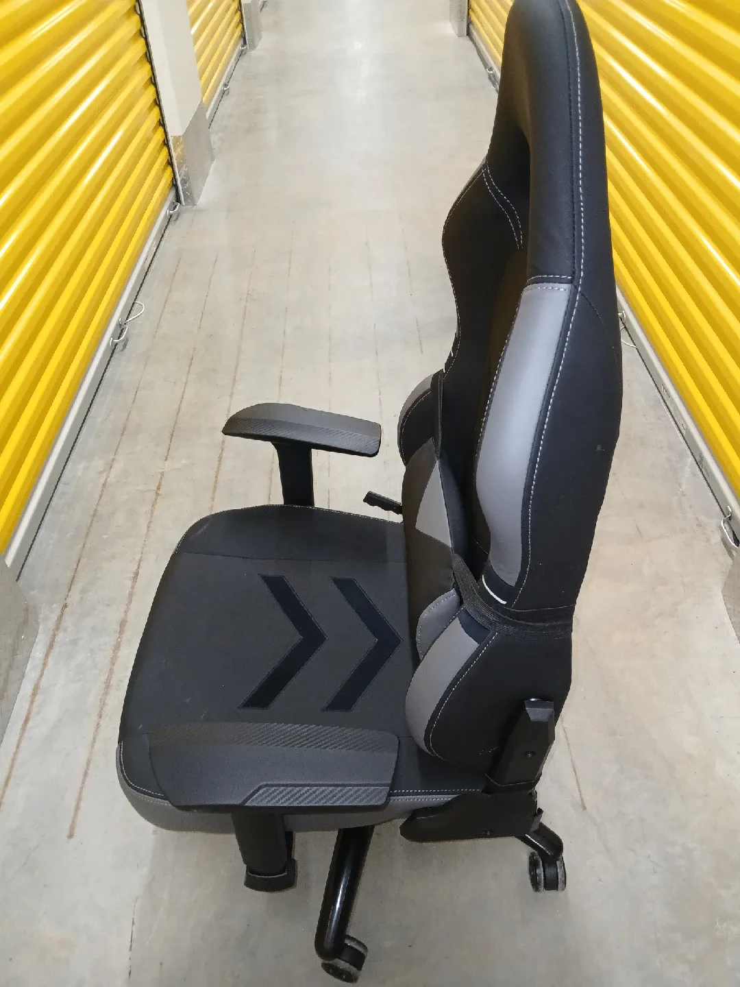 Black & Gray Gaming Chair image indicator(5)