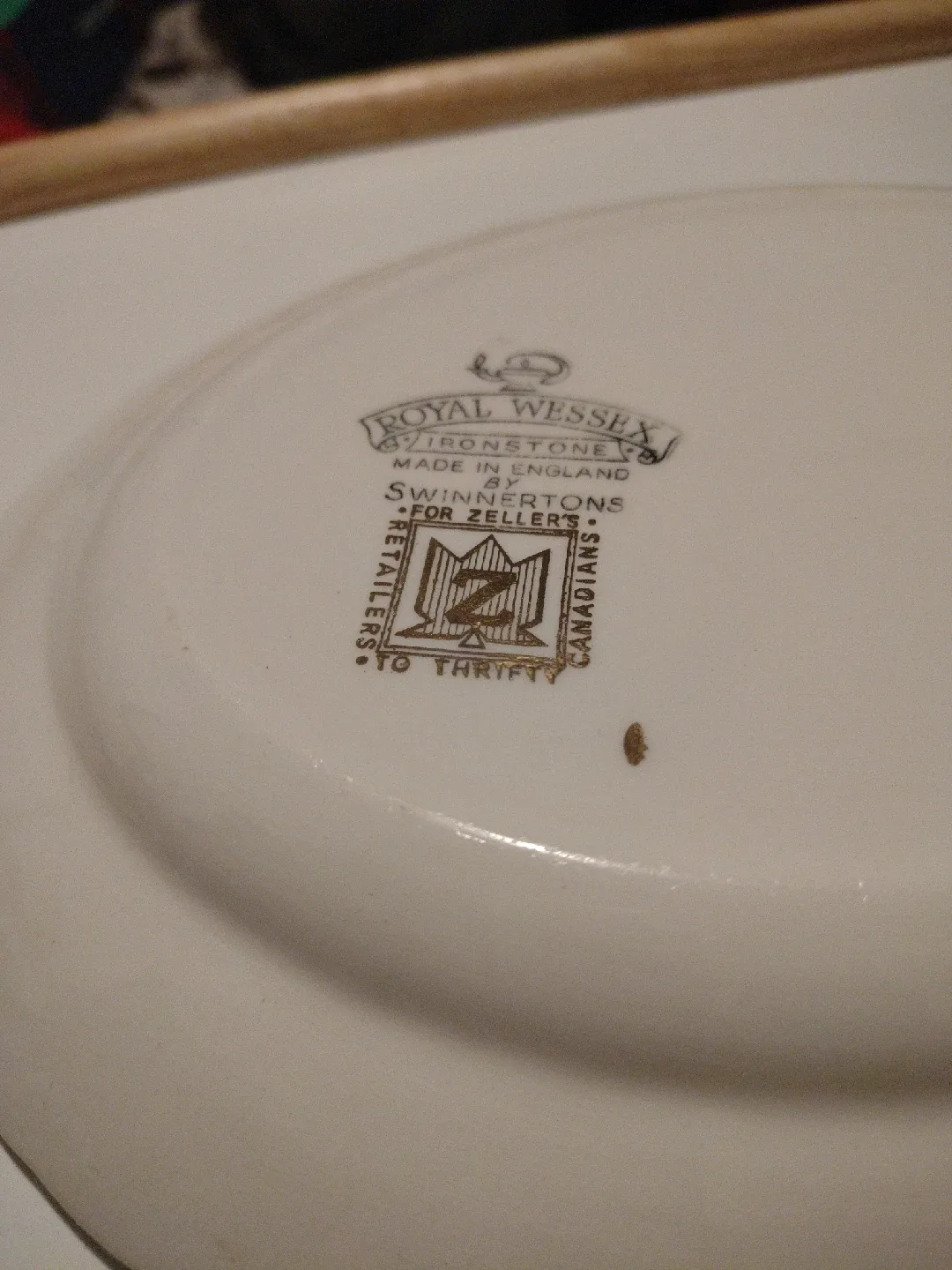 Royal Wessex Ironstone Plate - Zellers image indicator(3)