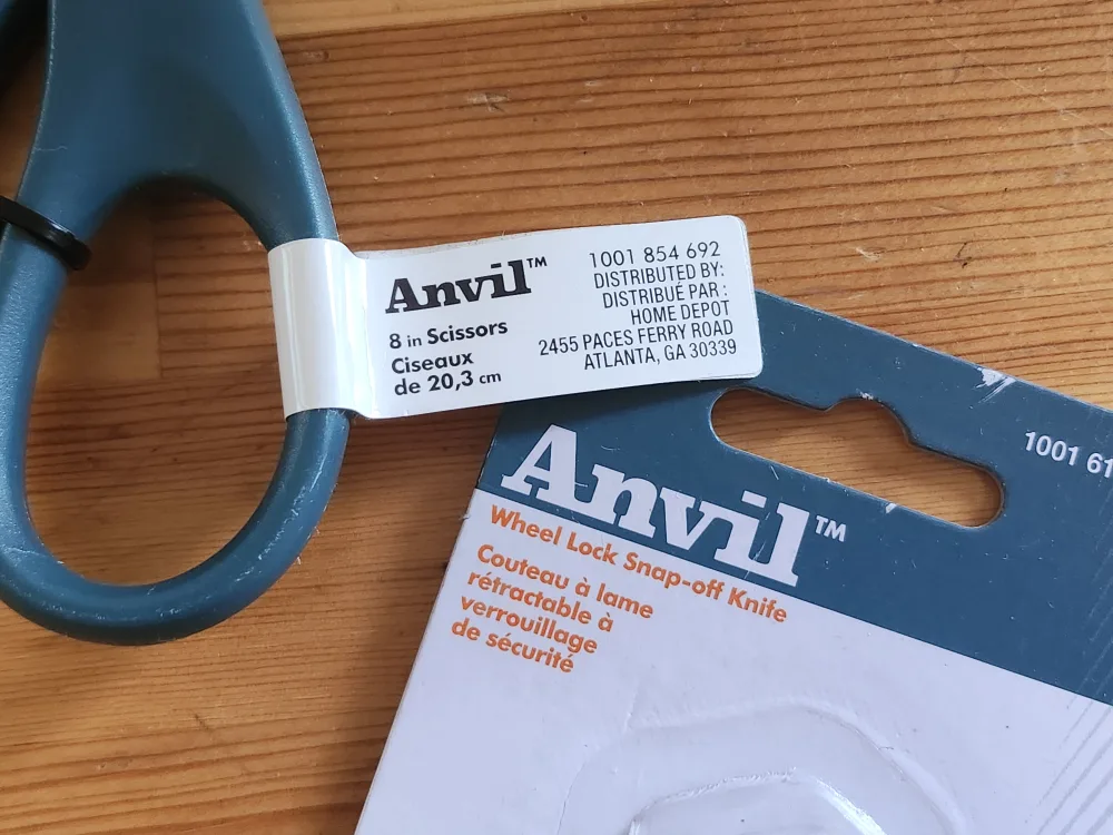 Anvil Wheel Lock Snap-off Knife & 8-inch Scissors image indicator(4)
