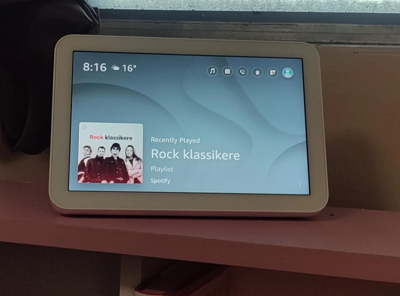 Amazon Echo Show 8 image indicator(2)