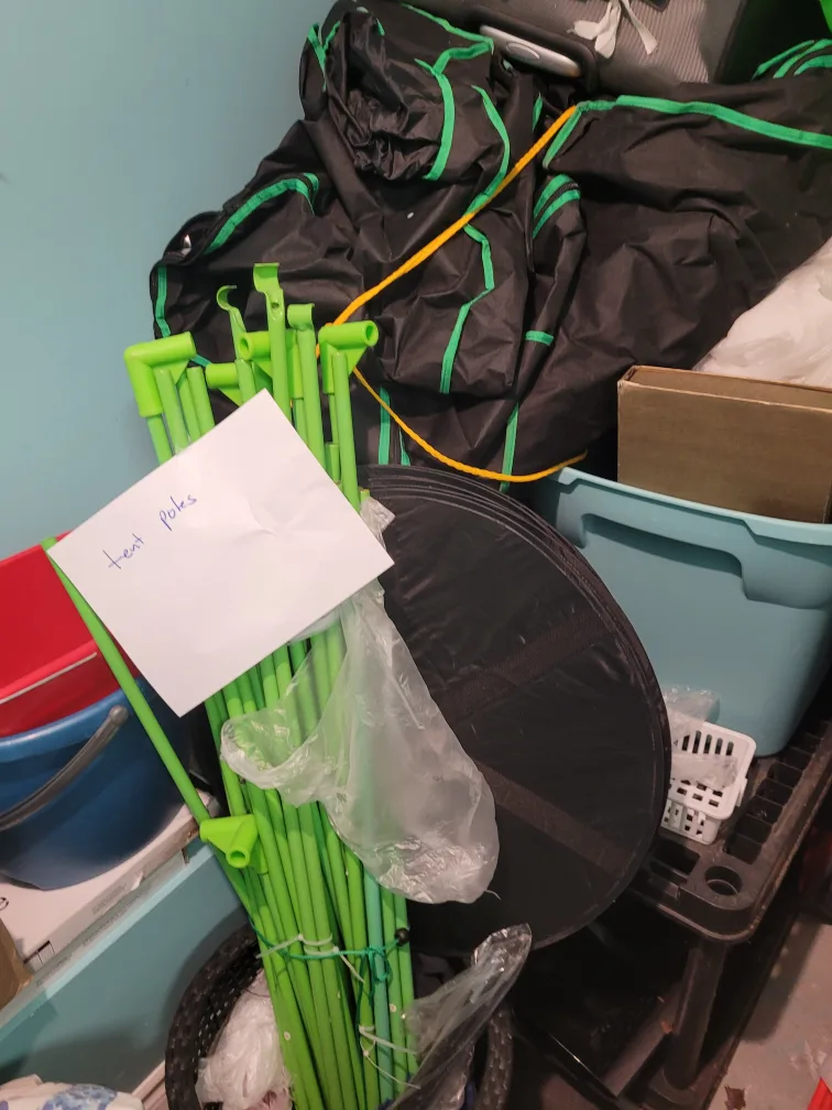 5x5 ft indoor grow tent with light/carbon filter