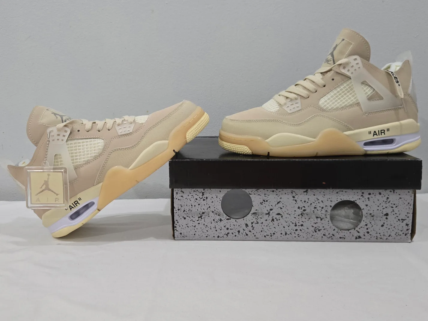 Air Jordan 4 Retro Off- White Sail image indicator(3)