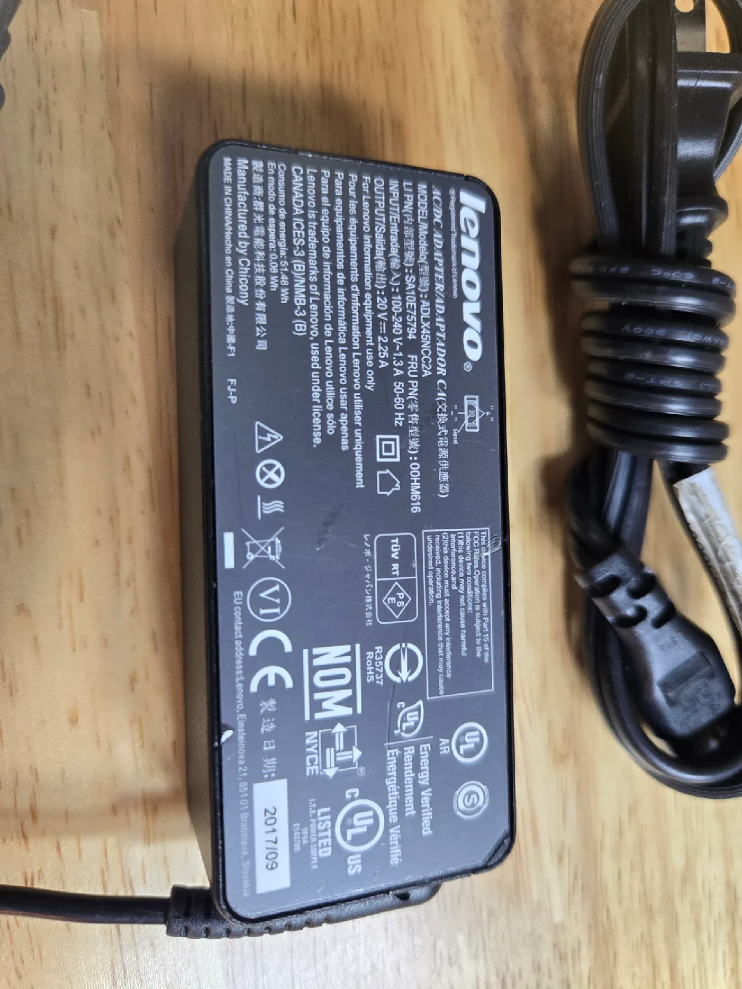 Lenovo Power Adapter 45W image indicator(5)