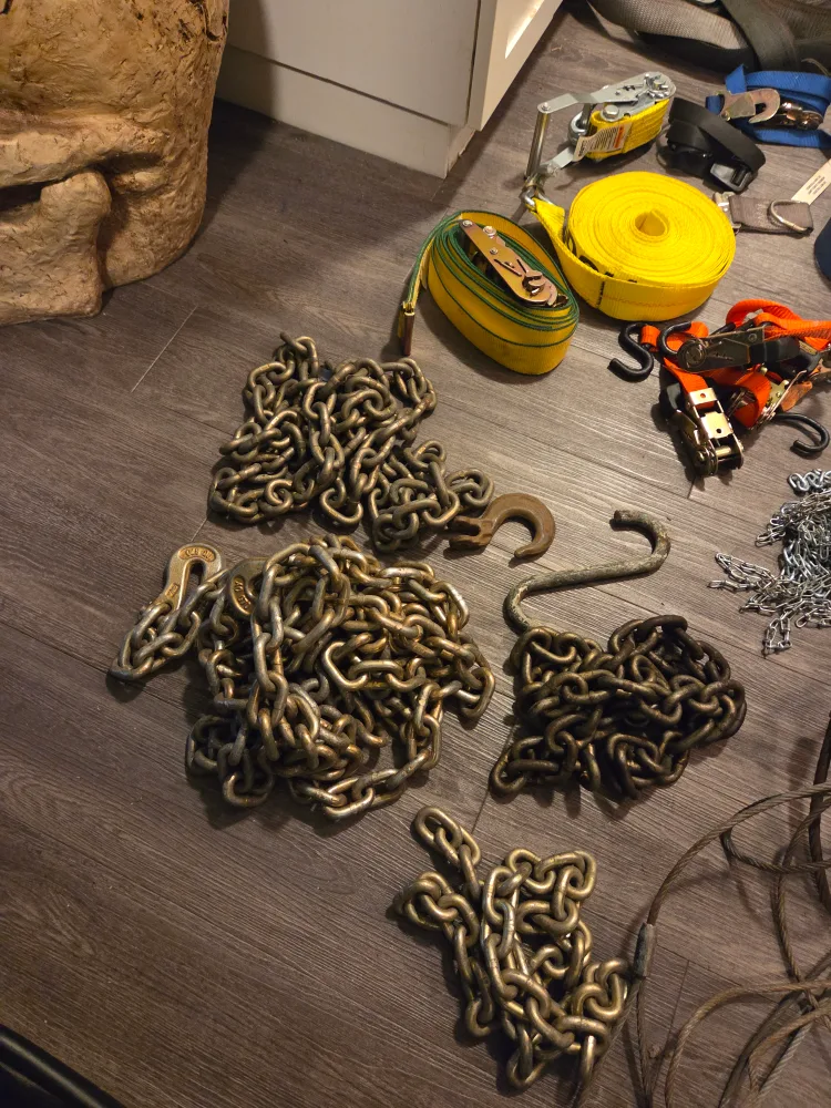 Assorted Tie Down Straps & Chains image indicator(9)