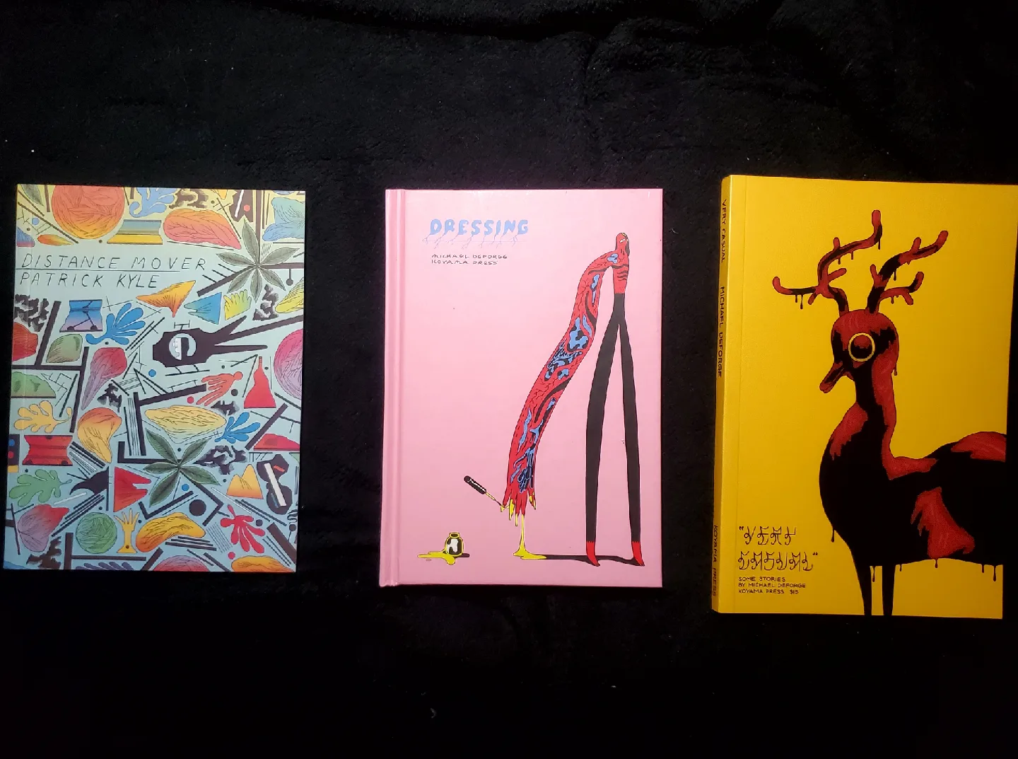 Graphic Novels and Comics Assorted image indicator(6)