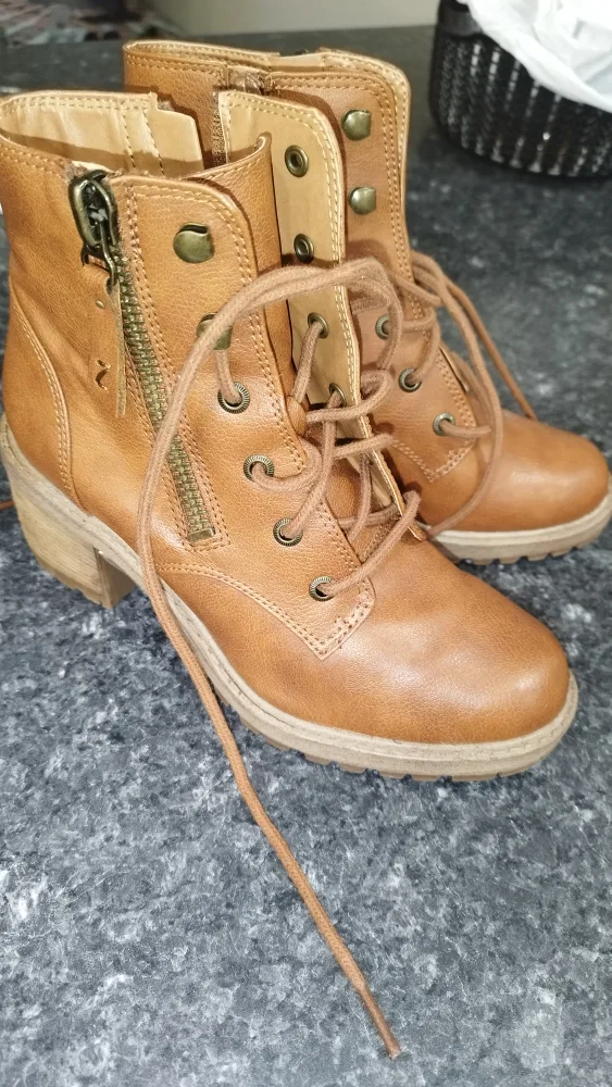 Brown Ankle Boots - Size 6 image indicator(2)