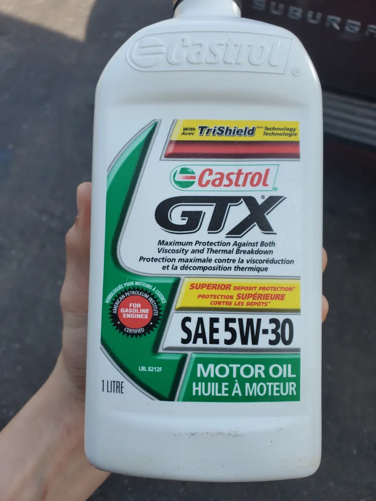 Castrol GTX SAE 5W-30 Motor Oil image indicator(2)