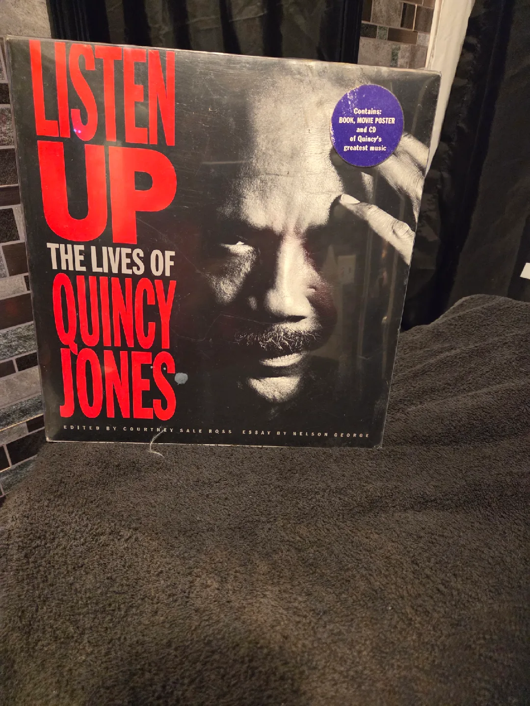 Quincy Jones - Listen Up (CD, Book, Poster) thumbnail