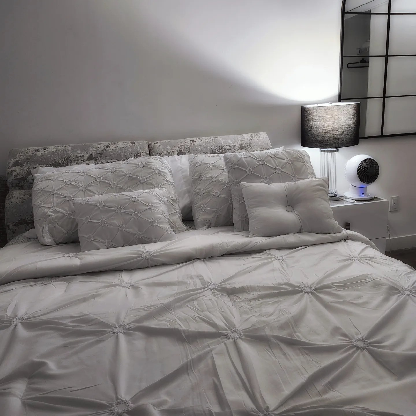 A short term rental ( Airbnb) image indicator(2)