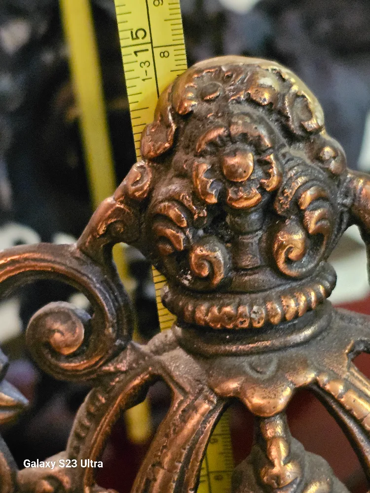 Ornate Vintage Table Clock - Bronze image indicator(8)