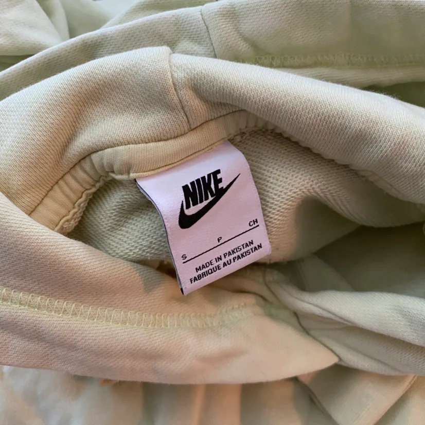 Nike Green Wash Hoodie Size S image indicator(5)