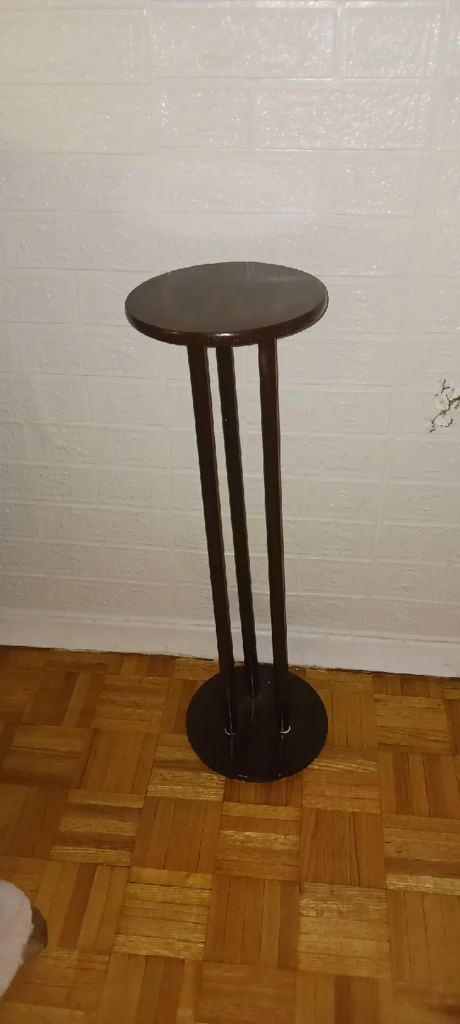 Brown Stand for flowers $20 image indicator(2)