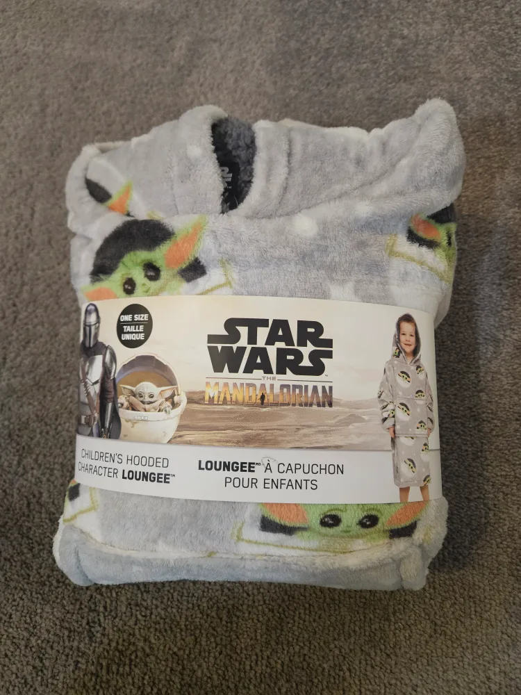 Star Wars Mandalorian Hooded Loungee - One Size thumbnail