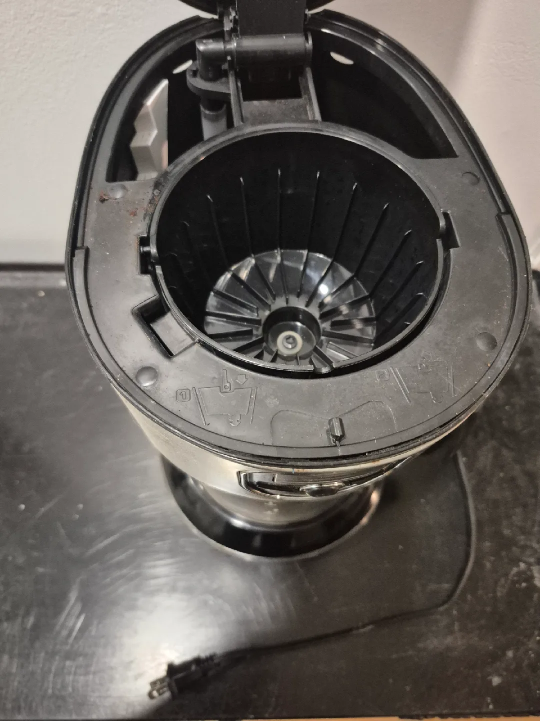 Black+Decker 12-Cup Coffee Maker image indicator(3)