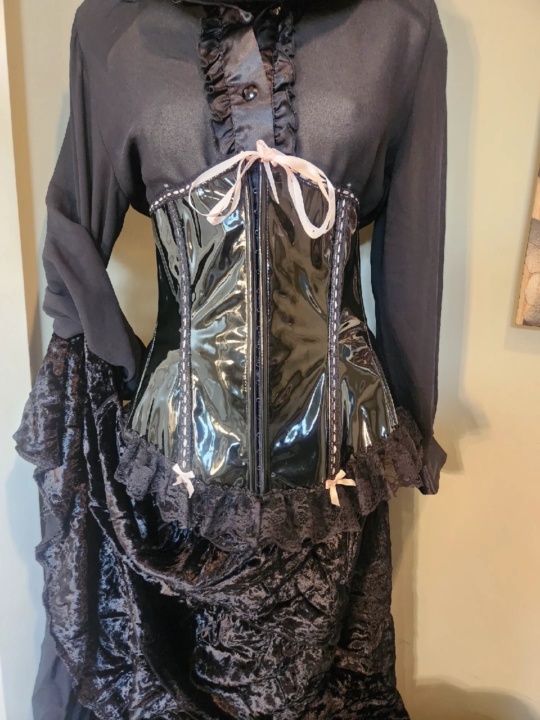 Black Corset, blouse & crushed velvet skirt - photo 3