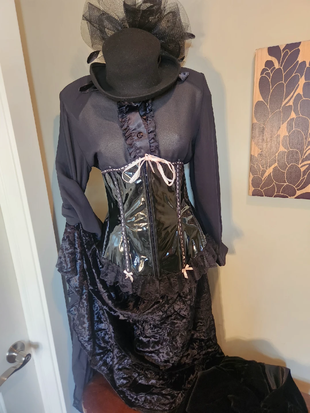 Black Corset, blouse & crushed velvet skirt - photo 4