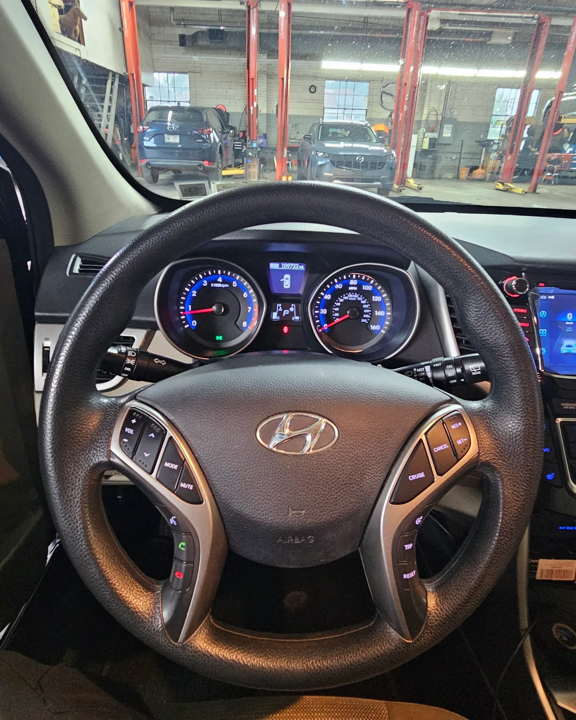 Hyundai Elantra GT - Black Hatchback image indicator(10)