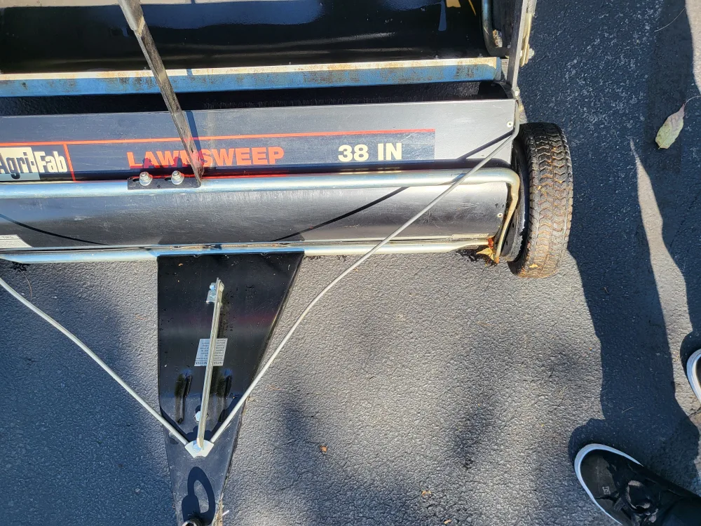 Agri-Fab Lawn Sweeper - 38 inch image indicator(3)
