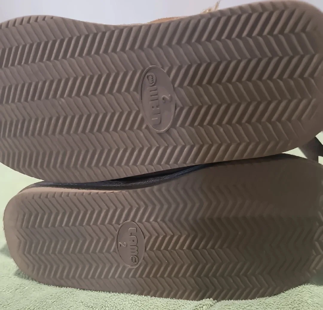 Lamo Brown Boots Size 2 image indicator(4)