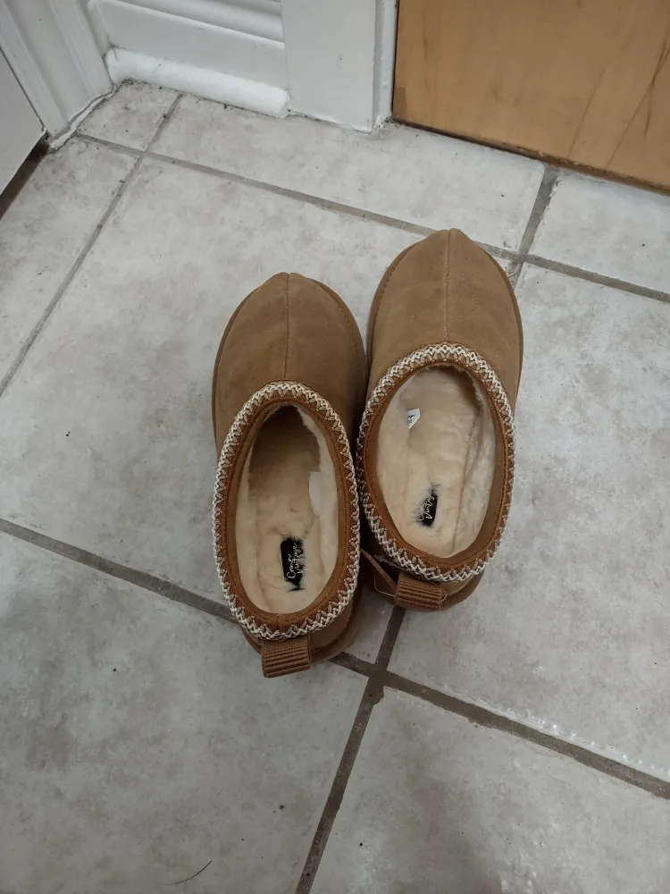 Crown Vintage Tasman Suede Slippers Size 8 image indicator(3)