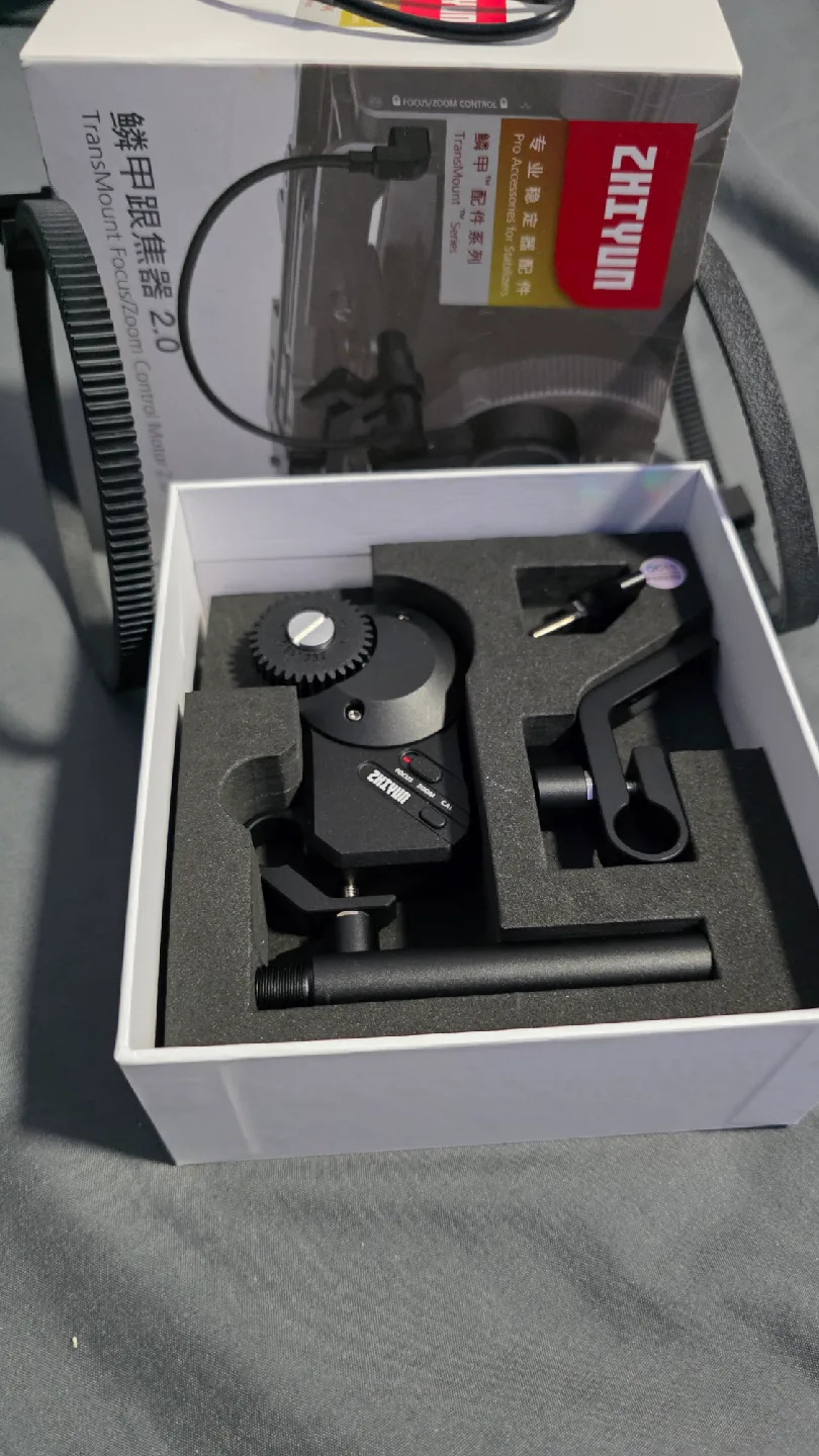 Zhiyun CMF-06 TransMount Servo Follow Focus/Zoom Controller image indicator(2)