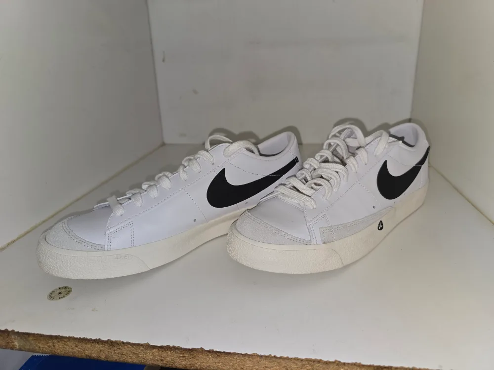 Nike Blazer Low '77 White/Black Sneakers size 10 image indicator(5)