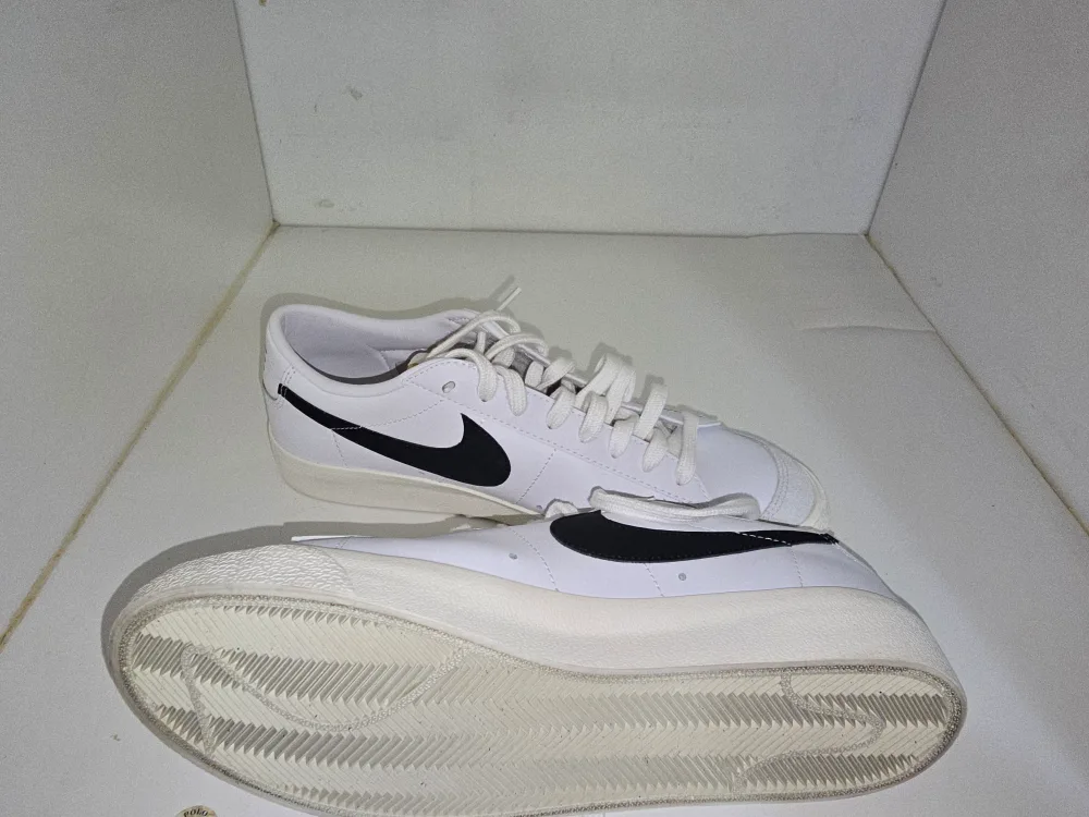 Nike Blazer Low '77 White/Black Sneakers size 10 image indicator(7)