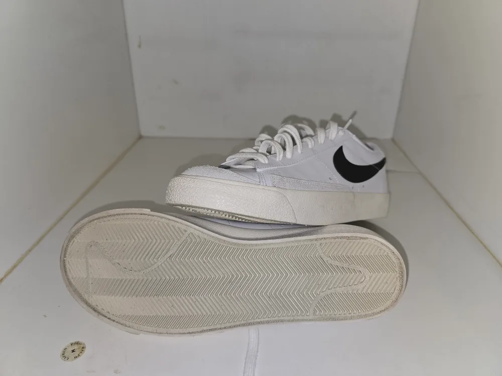 Nike Blazer Low '77 White/Black Sneakers size 10 image indicator(8)