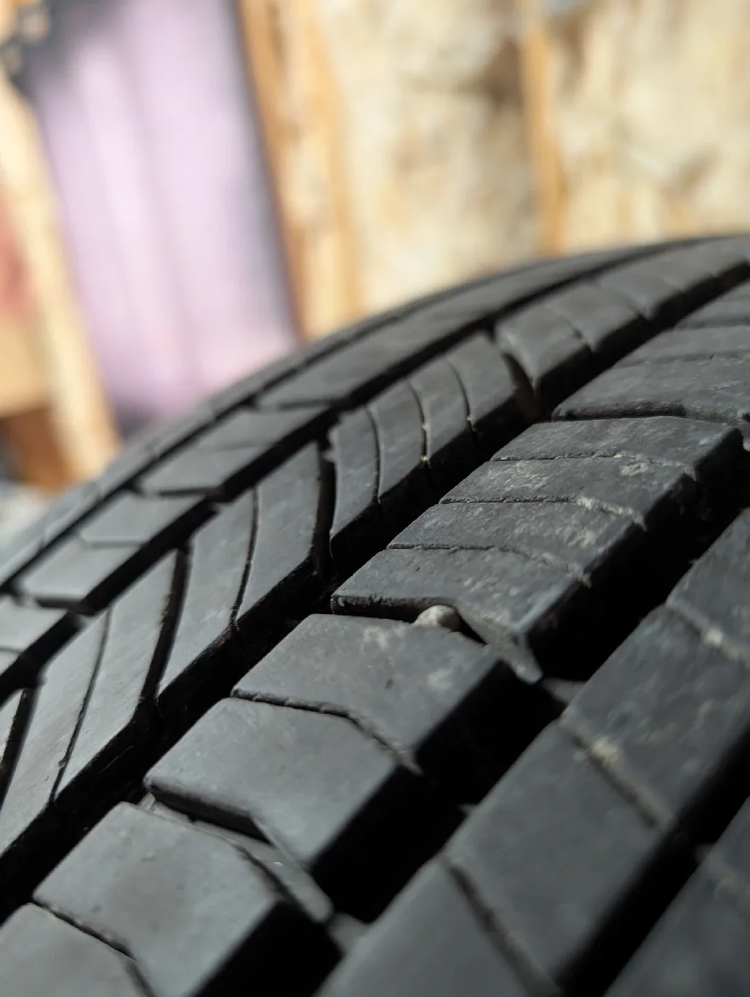 (4)-265/65R18 Alloy Rims/All Season Tires Off 2017 GMC Sierra image indicator(7)