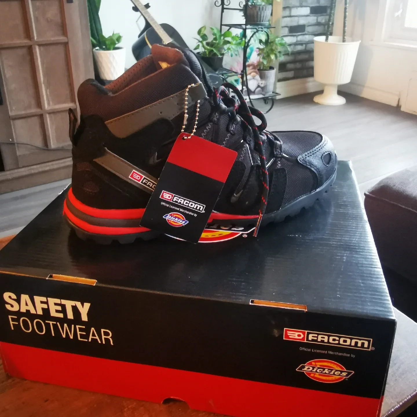 New Facom by Dickies Safety Footwear image indicator(3)