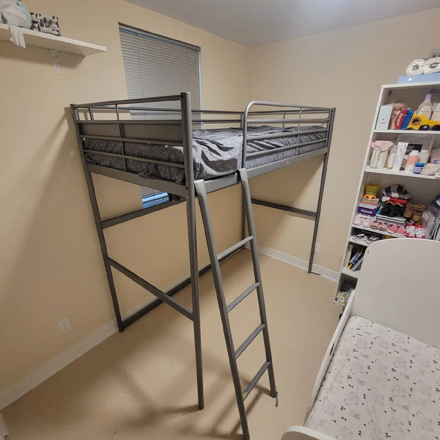 Loft Bunk Bed (single) No mattress.