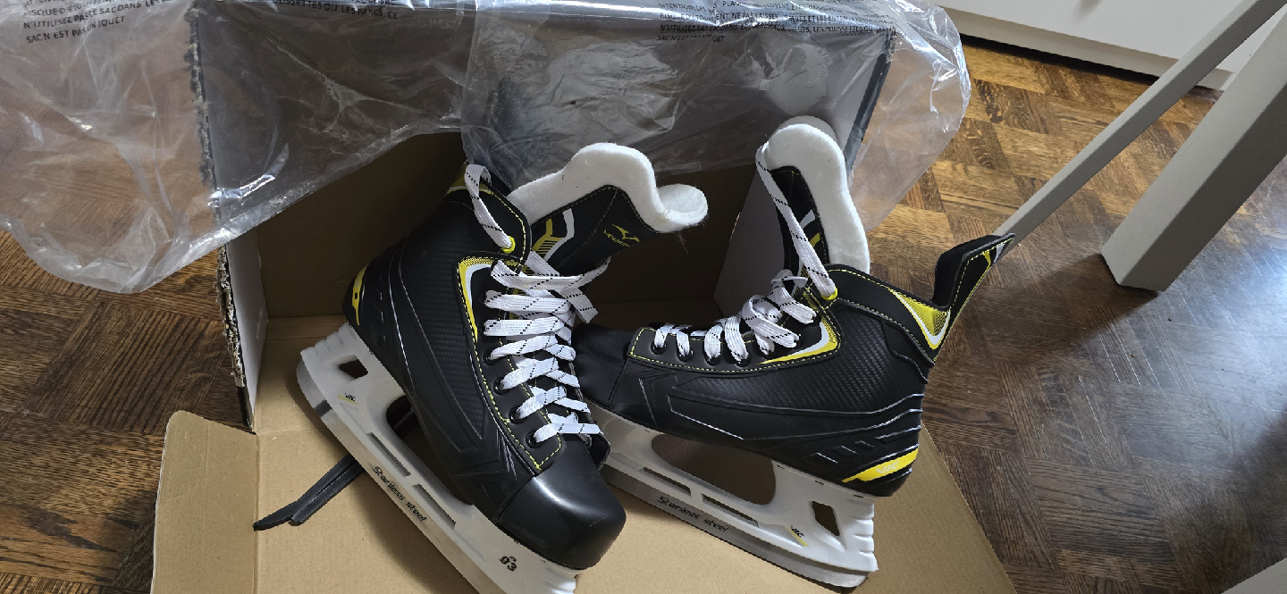 Victory H11VSKC17 Hockey Skates - US Size 9