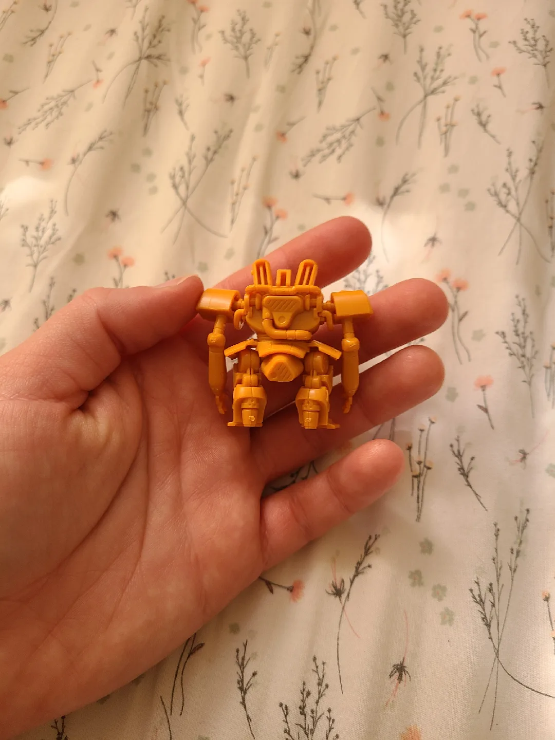 Mini Orange Robot Toy Figure image indicator(3)