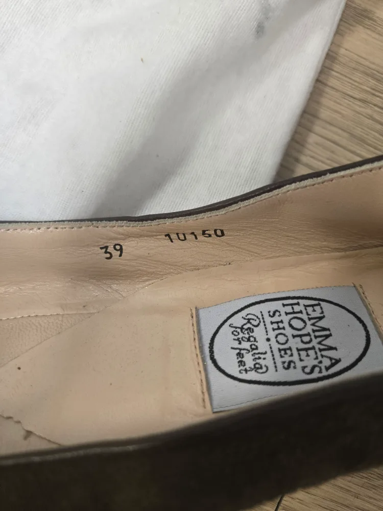 Emma Hope's Shoes Regalia for feet, Size 39 image indicator(3)