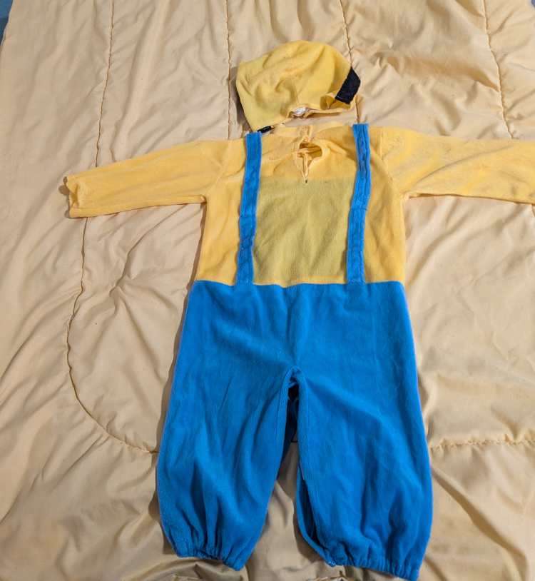 Minion Halloween Costume 4T - photo 2