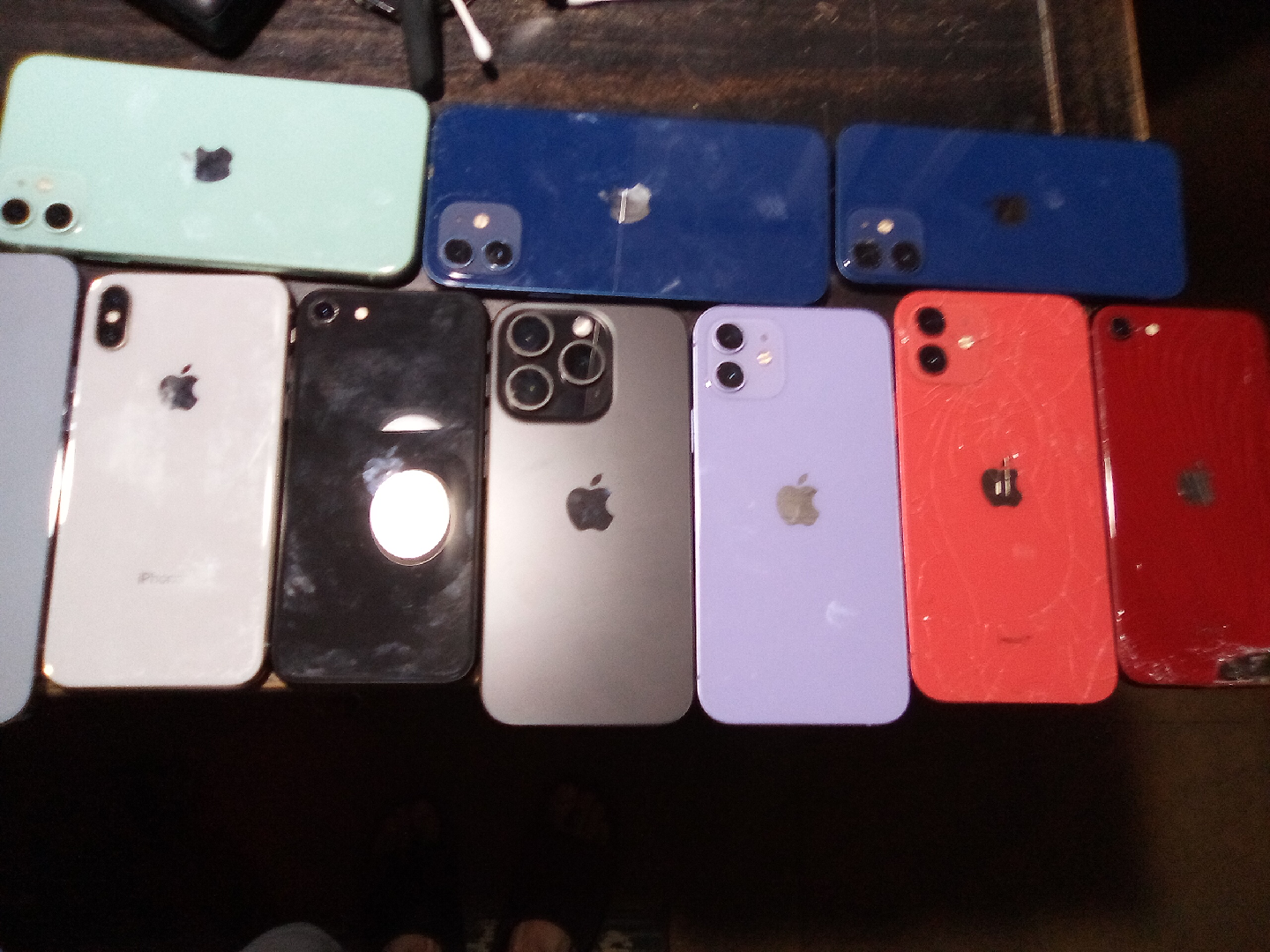 iPhones for parts only - photo 4