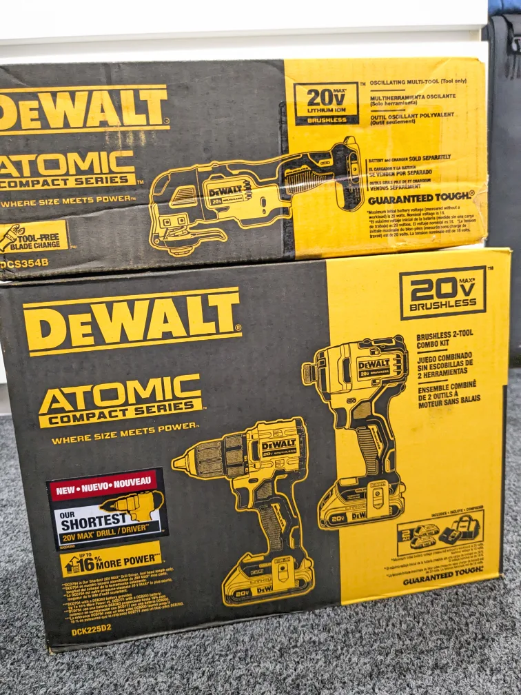 20V Max DeWalt ATOMIC Brushless Combo + Oscillating Multi-tool image indicator(3)
