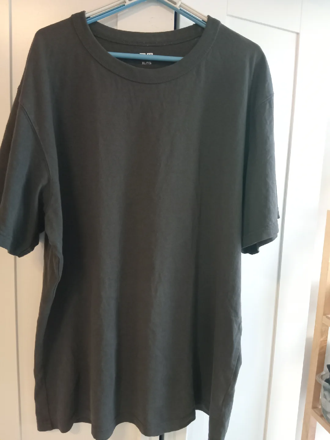 Uniqlo U XL/TG T-Shirt thumbnail