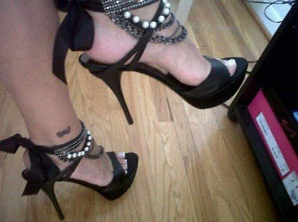 Black Heels with Ankle Detail Guess by Marciano thumbnail