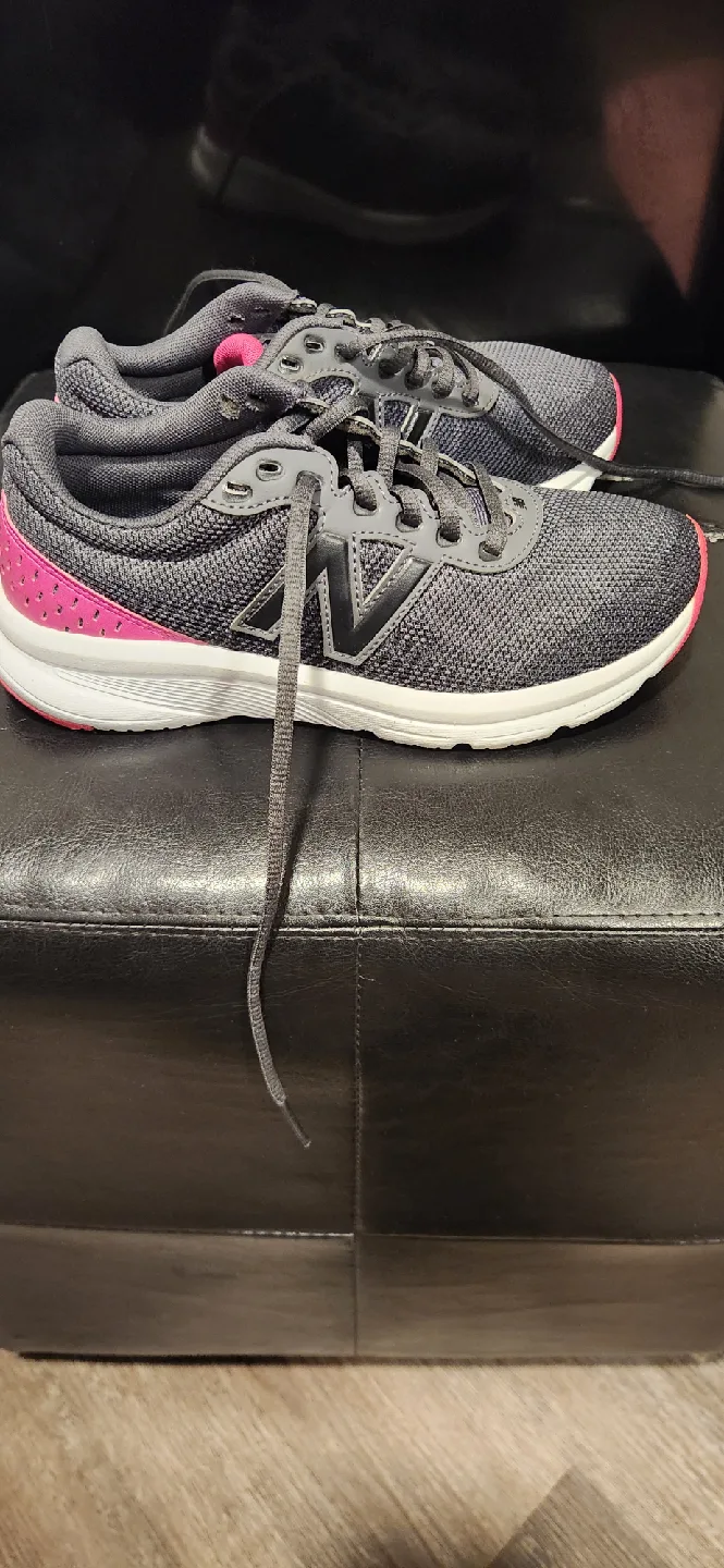 New Balance 413 Grey/Pink Running Shoes image indicator(2)